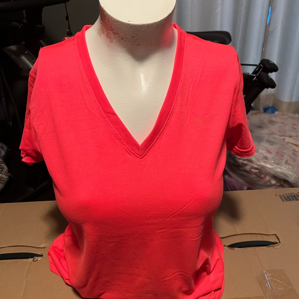 Nike Dry fit t shirt. Nice light weight